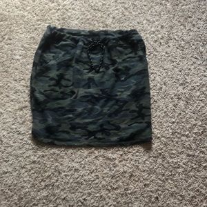 Sundry women’s cameo Saturday skirt